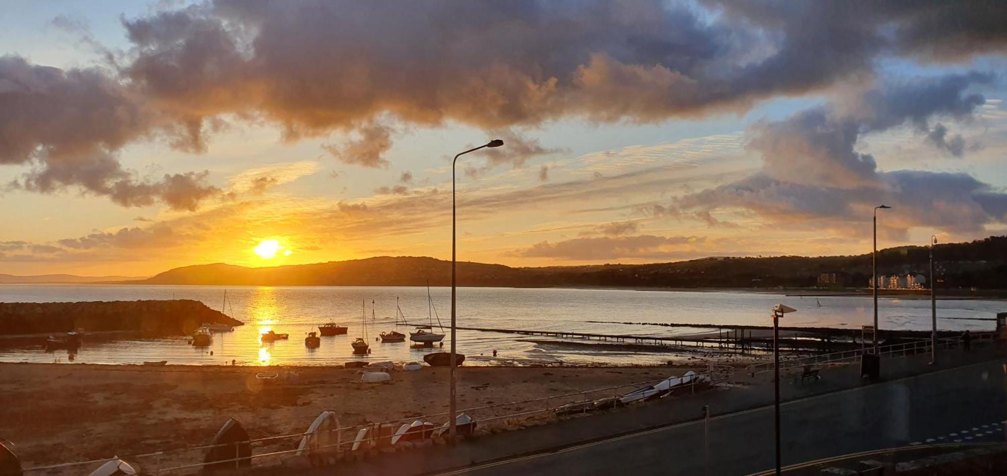 3 Harbour Views *