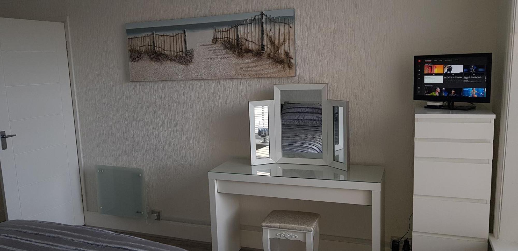 3 Harbour Views Rhôs-on-Sea